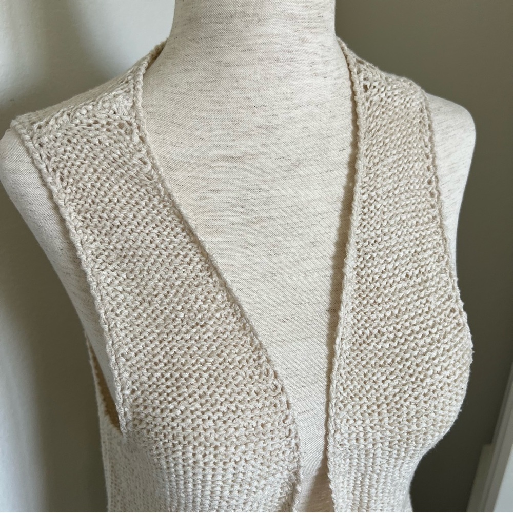 Cream Crochet Fringe Vest - Picture 7 of 9